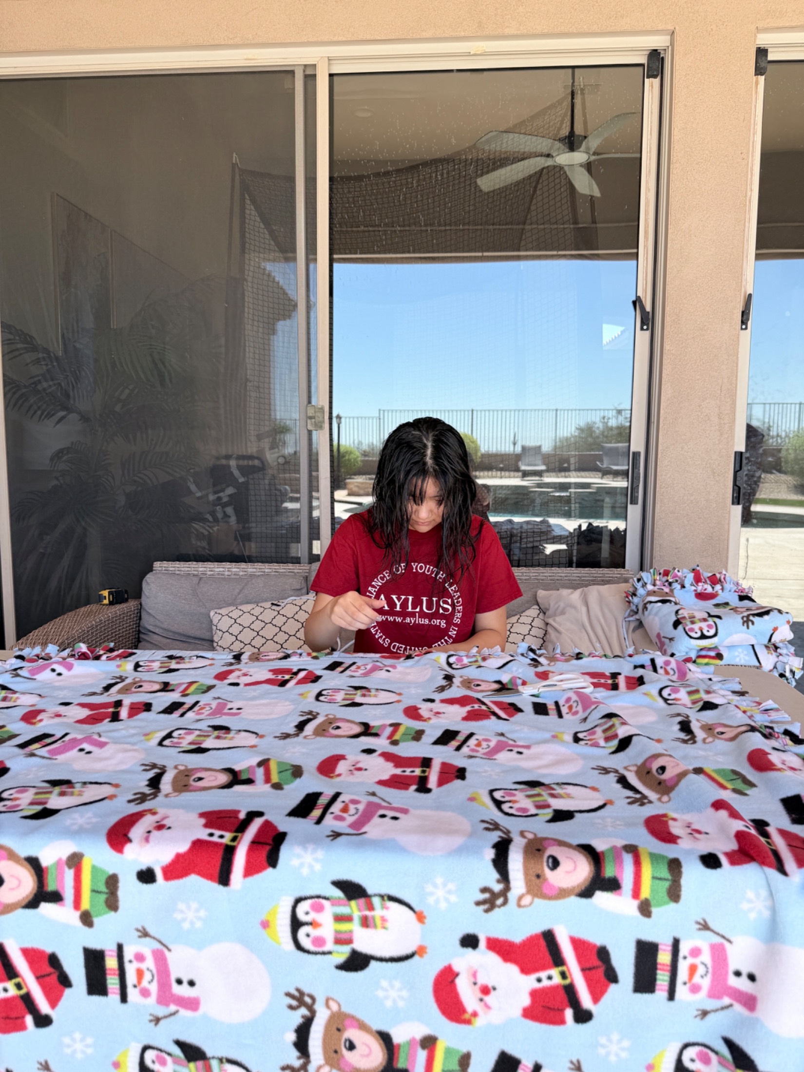 AYLUS Scottsdale Branch Volunteer Completes Three No-Sew Blankets for Phoenix Children’s Hospital