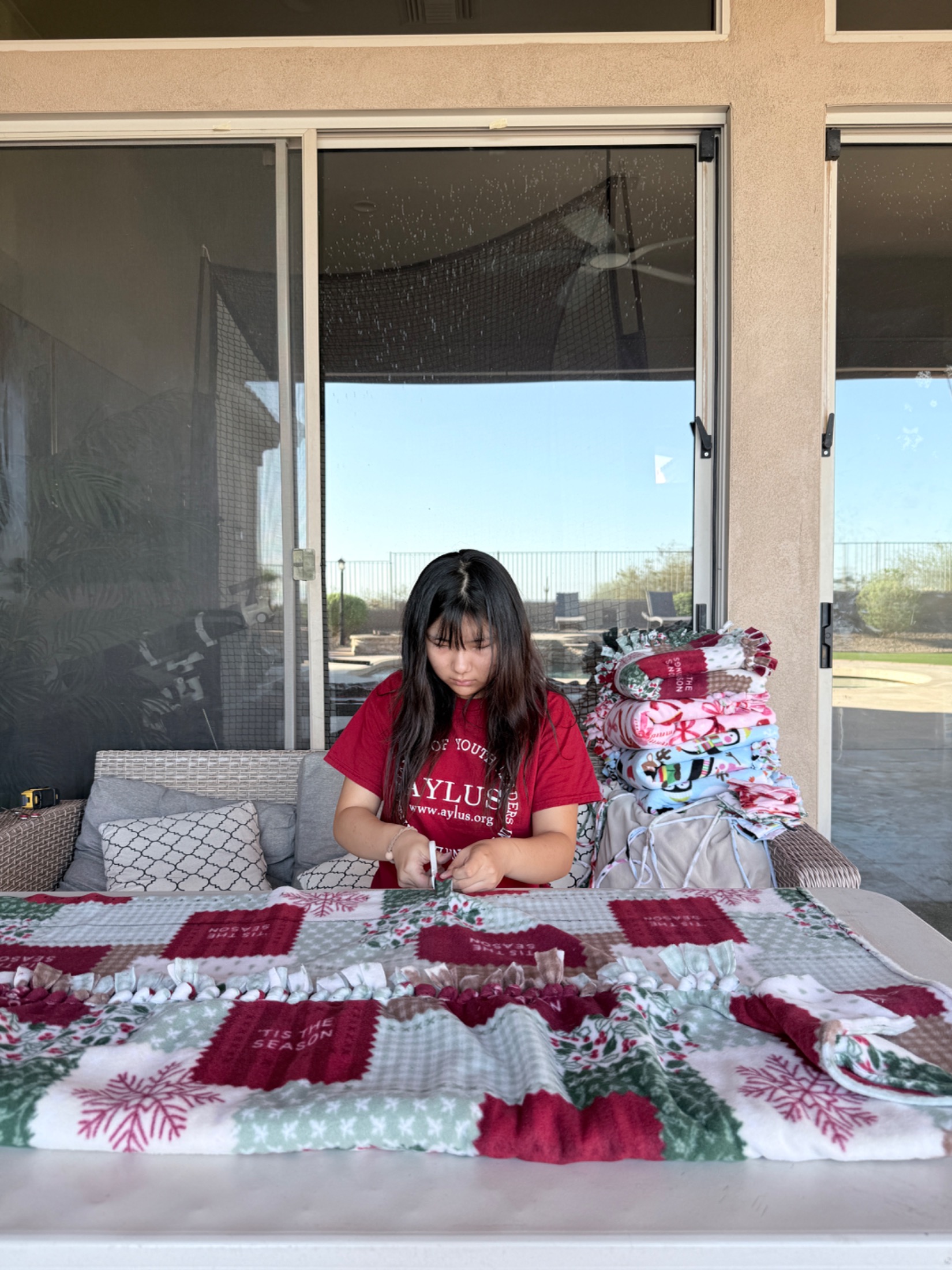 AYLUS Scottsdale Branch Volunteer Completes Three No-Sew Blankets for Phoenix Children’s Hospital