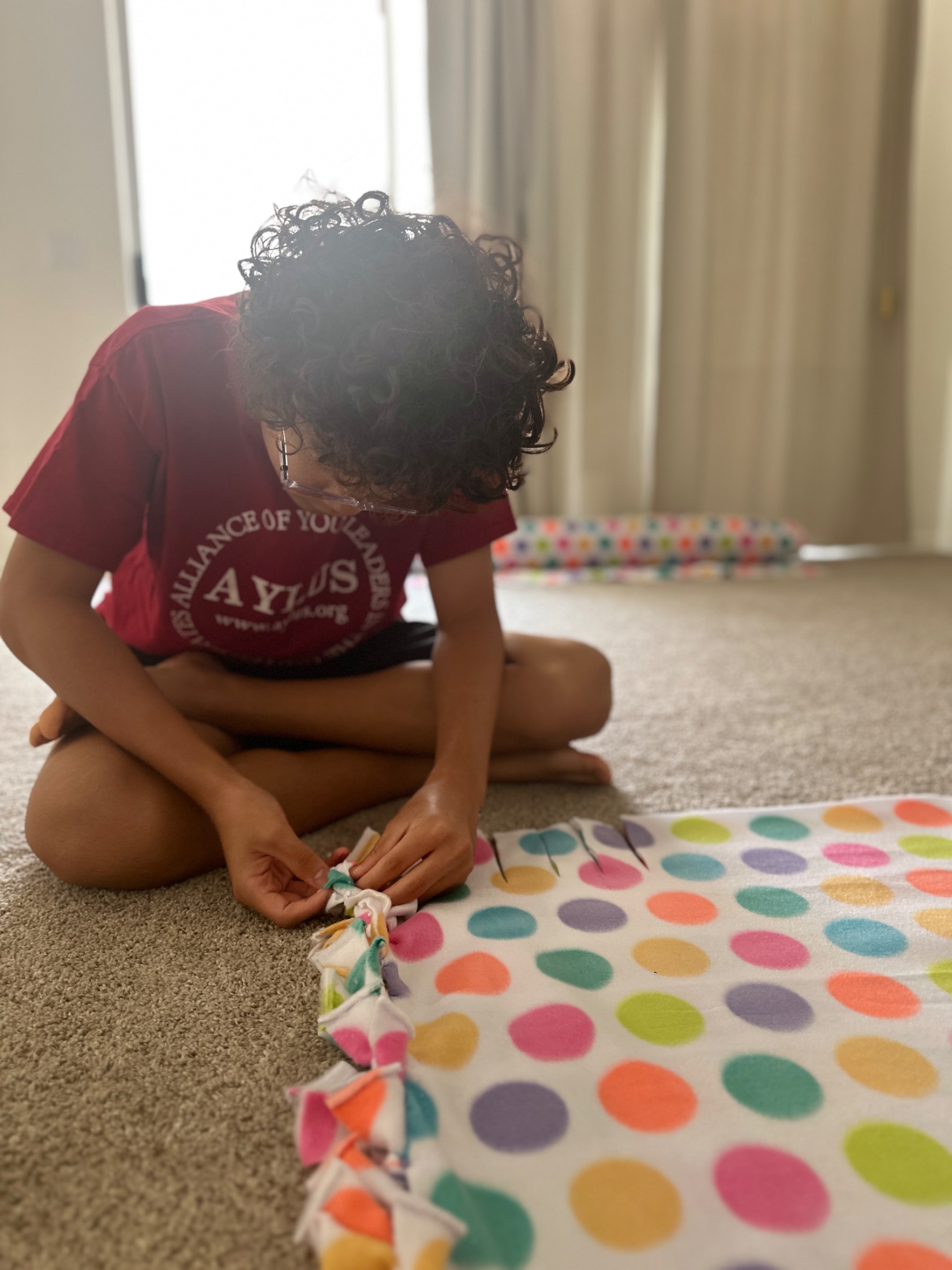 AYLUS Scottsdale Branch Volunteer Completes Three No-Sew Blankets for Phoenix Children’s Hospital