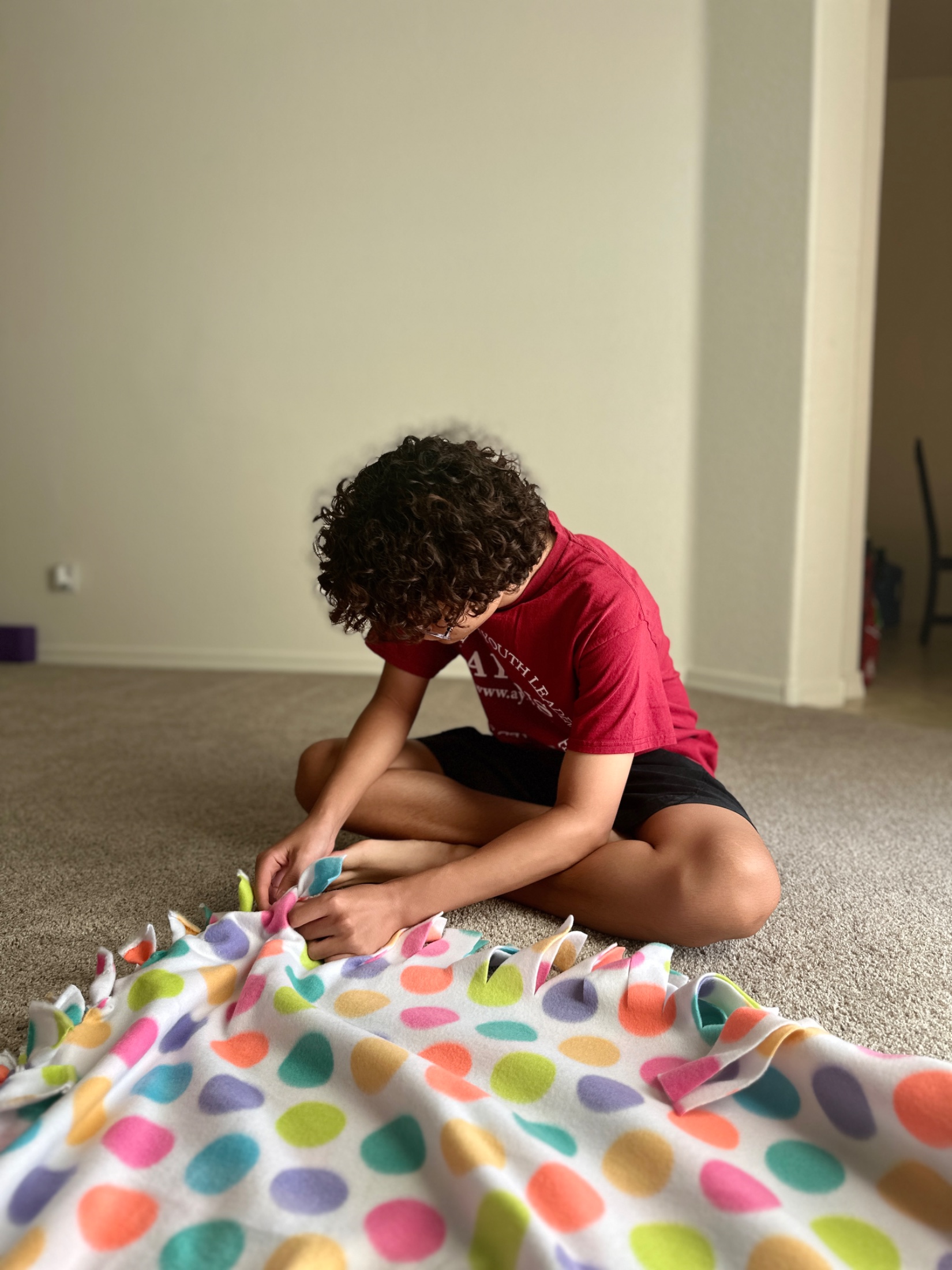 AYLUS Scottsdale Branch Volunteer Completes Three No-Sew Blankets for Phoenix Children’s Hospital